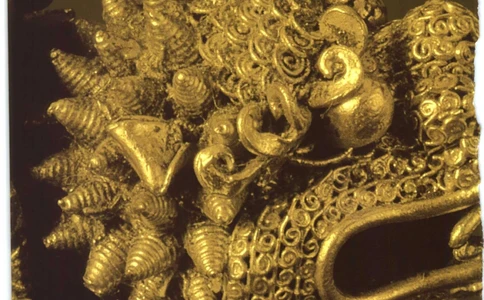 《北京文物鉴赏》明清金银首饰[中英文本]_X018-玉石珠宝鉴定教程最新合集_5、玉石鉴定专题全套课程_玉石电子书_中国古代金银首饰