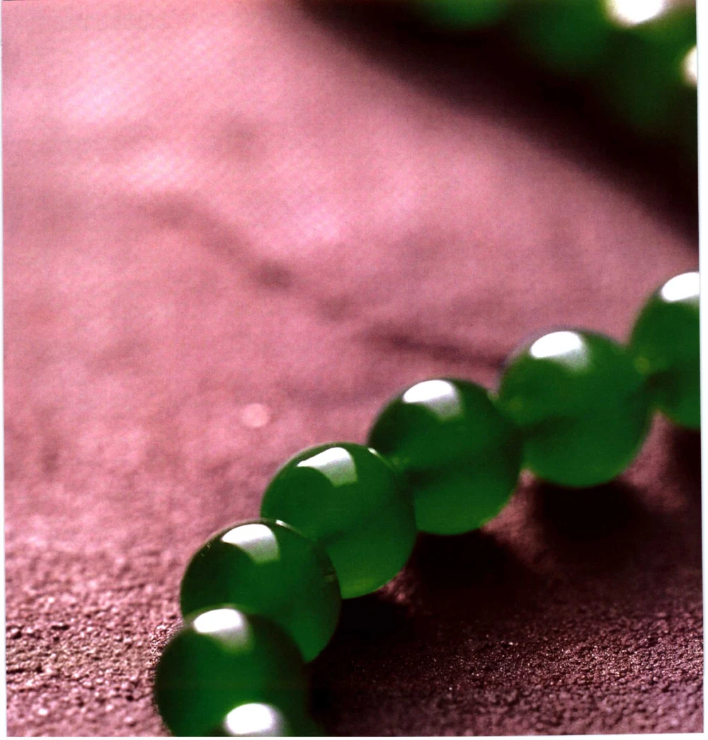 [翡翠收藏知识三十讲：我爱收藏].万珺.扫描版(1)_X018-玉石珠宝鉴定教程最新合集_6、翡翠鉴定专题全套课程_翡翠电子书_翡翠品评