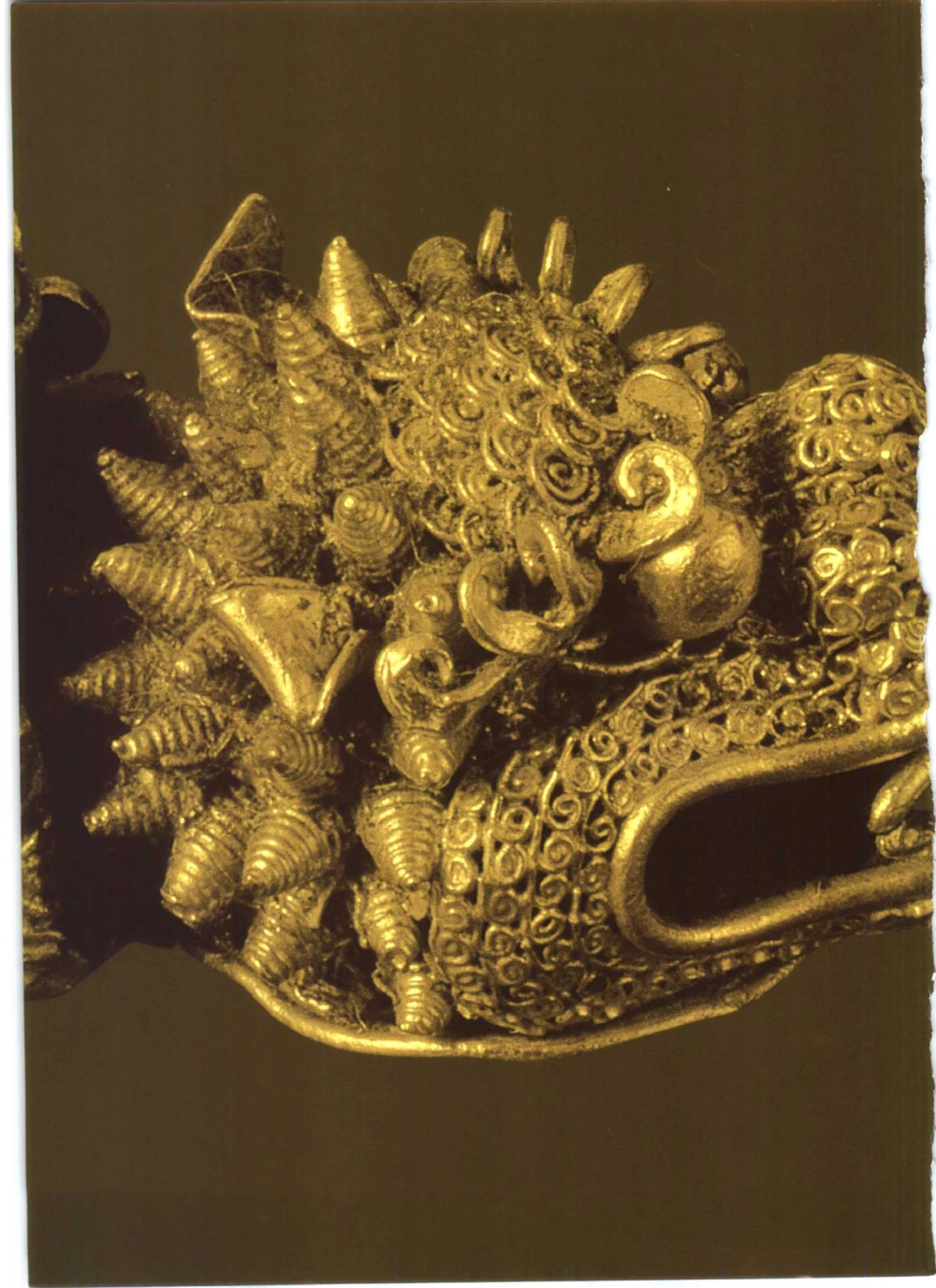 《北京文物鉴赏》明清金银首饰[中英文本]_X018-玉石珠宝鉴定教程最新合集_10、文玩首饰金银首饰专题资料（宋元明）