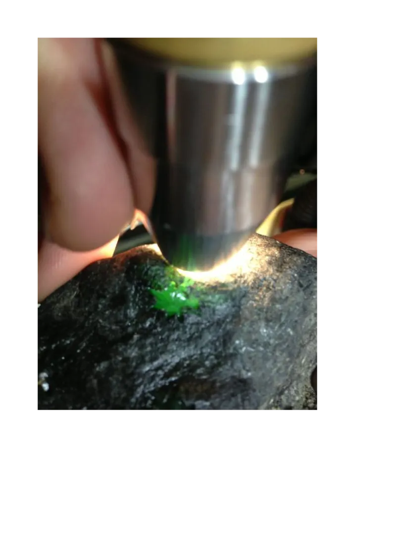 新手应该寻找怎样的石头练手_X018-玉石珠宝鉴定教程最新合集_8、玉石翡翠鉴定与投资电子资料_赌石专题